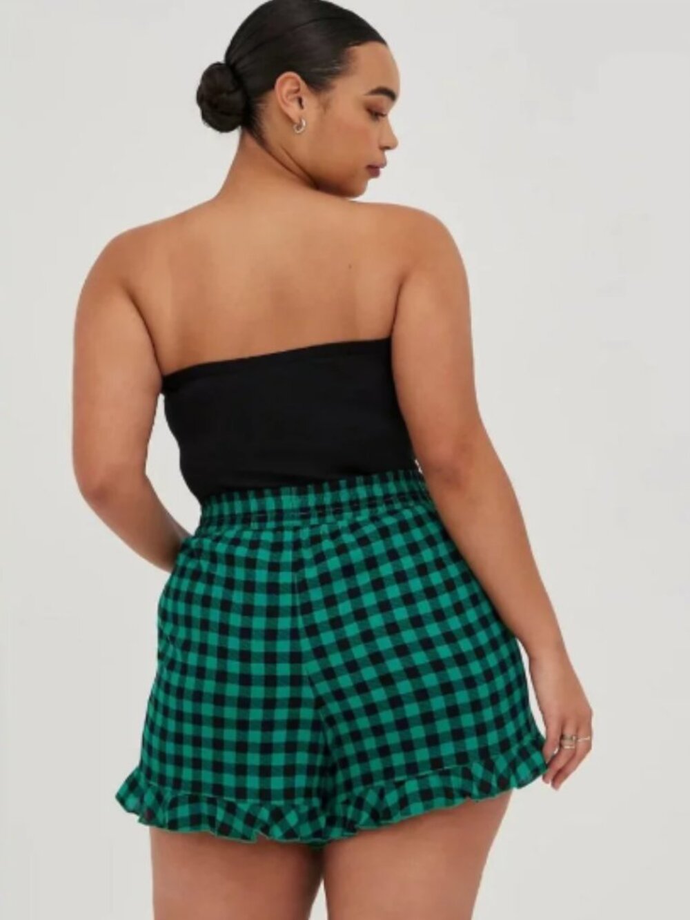 Torrid Ruffle Short with Front Pockets! - Picture 5 of 11